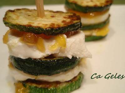 MONTADITOS CALABACÍN, QUESO CABRA Y MERMELADA DE NARANJA