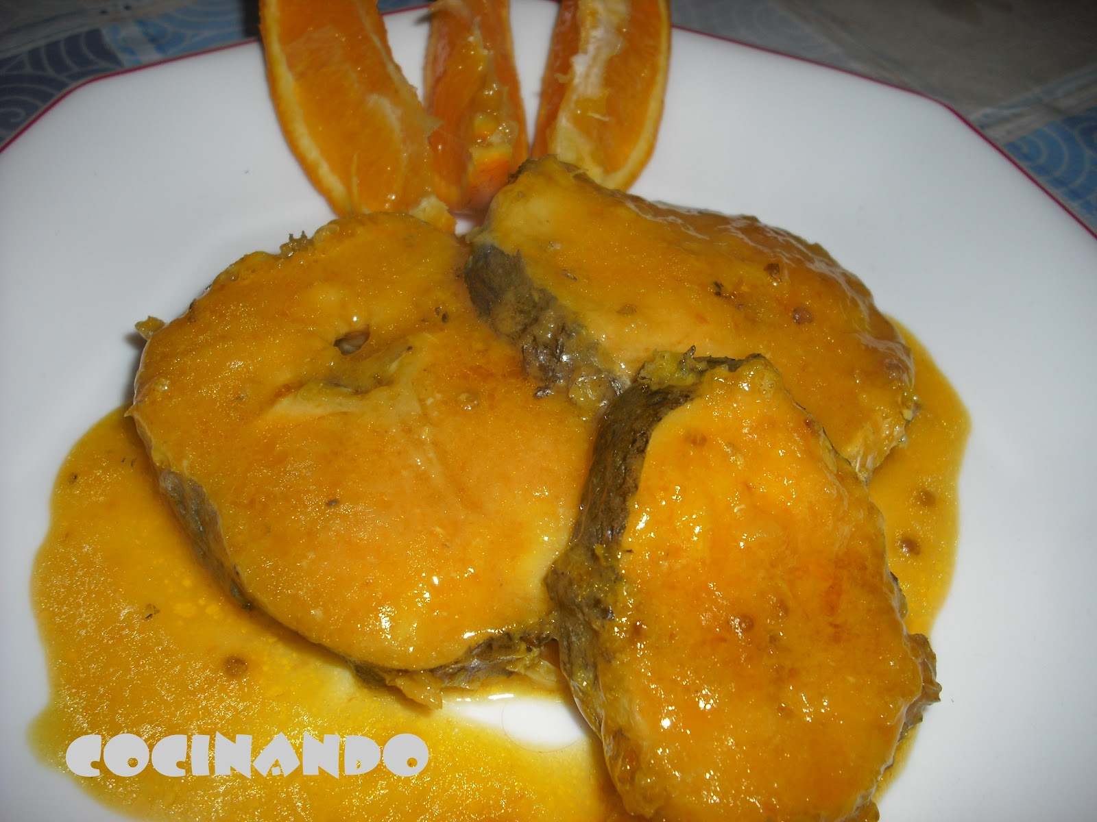 Merluza en salsa de naranja