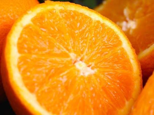 Naranjas para la salud de los huesos y dientes